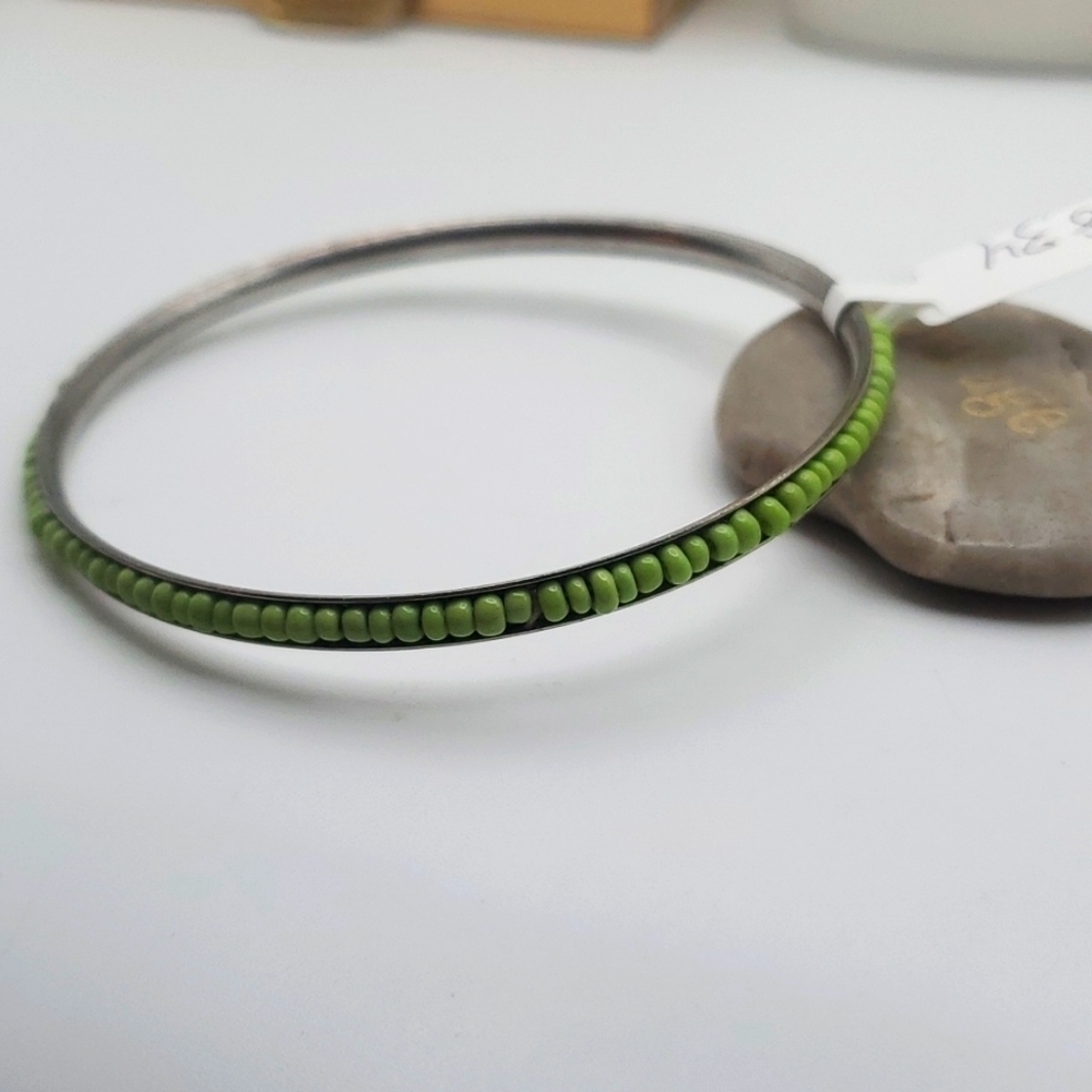 Green seed beaded bracelet B1834